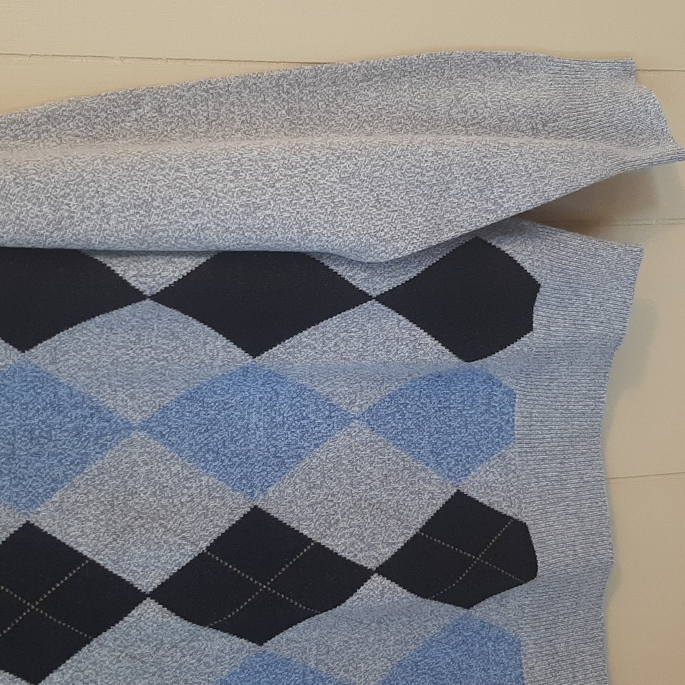 Dockers Men's Size L Light Gray and Blue Argyle Crewneck Sweater - Picture 6 of 10
